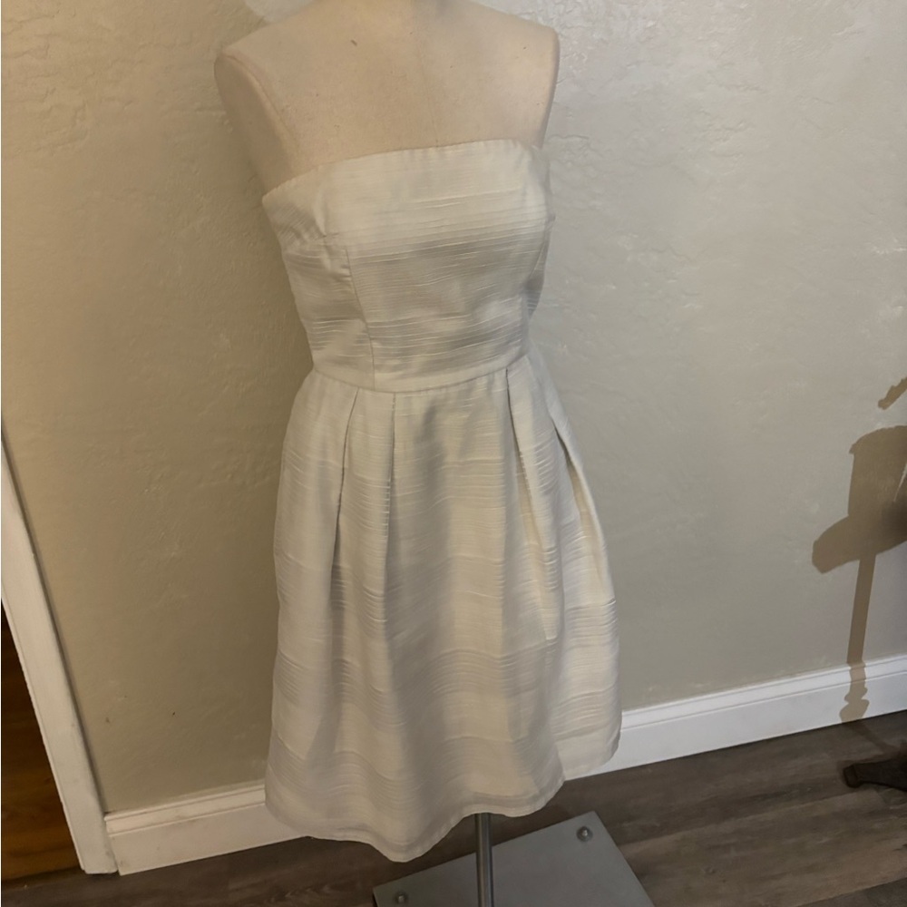 WHBM Strapless /White Ivory Pleated A-Line Dress Sz 2